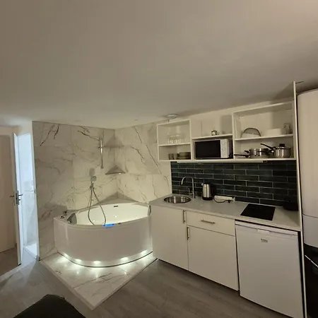 De Charme Avec Jacuzzi - Escapade Relaxante Strasbourg
