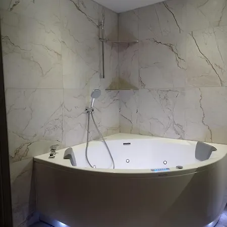 De Charme Avec Jacuzzi - Escapade Relaxante Apartament Strasburg